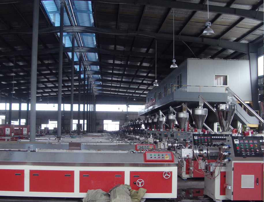 麗耐木塑復(fù)合材料工廠